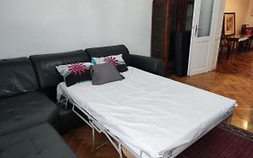 Vintage Apartment In The Center Of Novi Sad